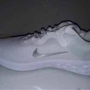 Size 10 women/ Nike Revolution 6  Next Nature White Pure Platinum 2021